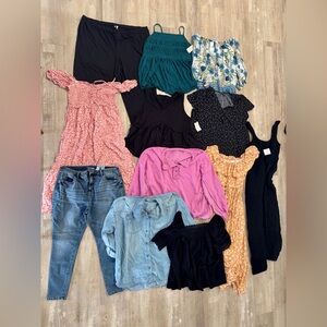 Women”s clothing Lot - 12 top’s dresses pants, size XL / 2XL  Some Brand New